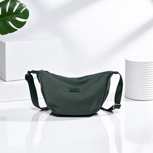 出行胸包女夏手机腰包防水斜挎包运动背包单肩帆布包新款小包包