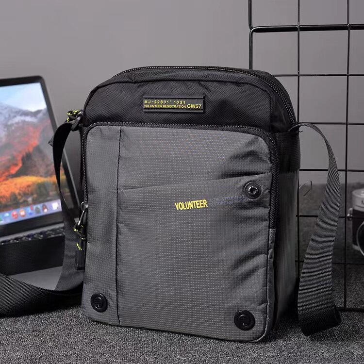 外出便携包斜挎包休闲单肩包时尚男士通勤新款爆款小挎包牛津布