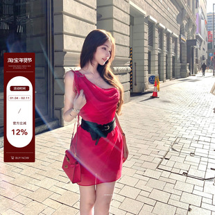 bewithRosey【费洛伊德玫瑰】定染玫红性感印不对称花单肩连衣裙