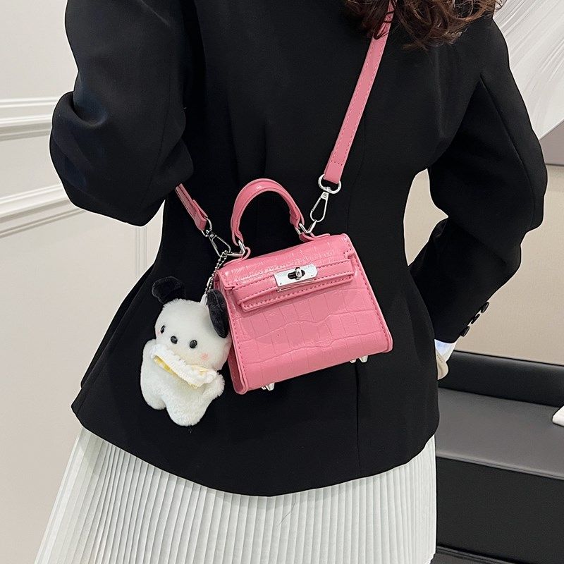 装可爱的粉色迷你小凯莉包手提斜挎包2024新款潮时尚百搭休闲小包,箱包皮具/热销女包/男包,胸包,淘宝优惠券,粉丝福利购,淘宝优惠卷