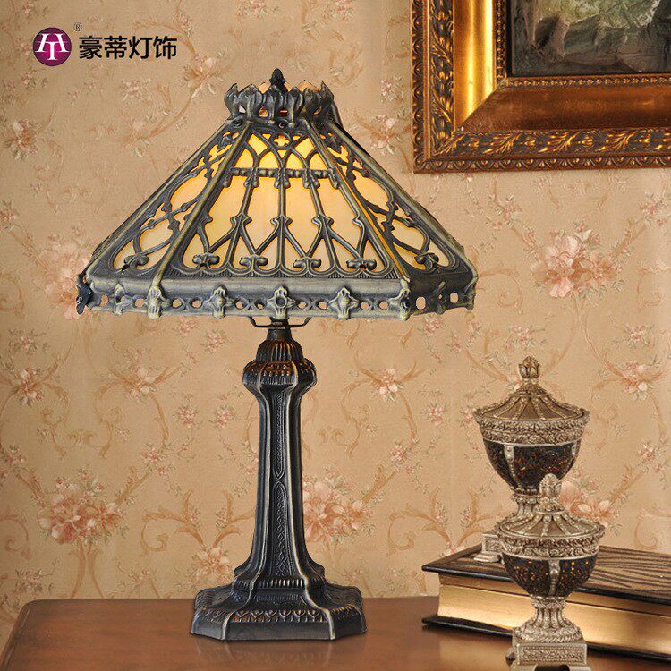 厂家直销 14寸欧式复古西班牙风白色手工彩玻卧室书房装饰台灯