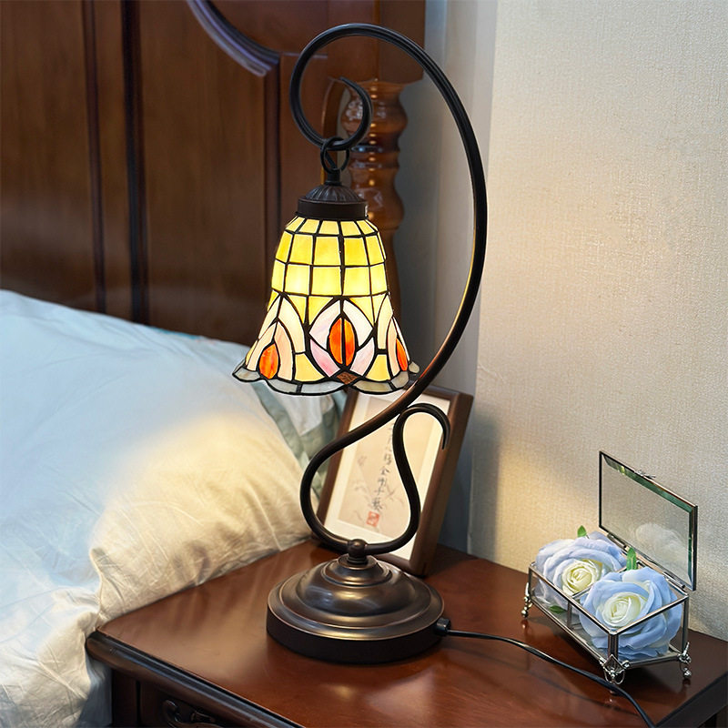 厂家直销 帝凡尼孔雀尾书房卧室床头欧式田园简约手工彩玻问号灯