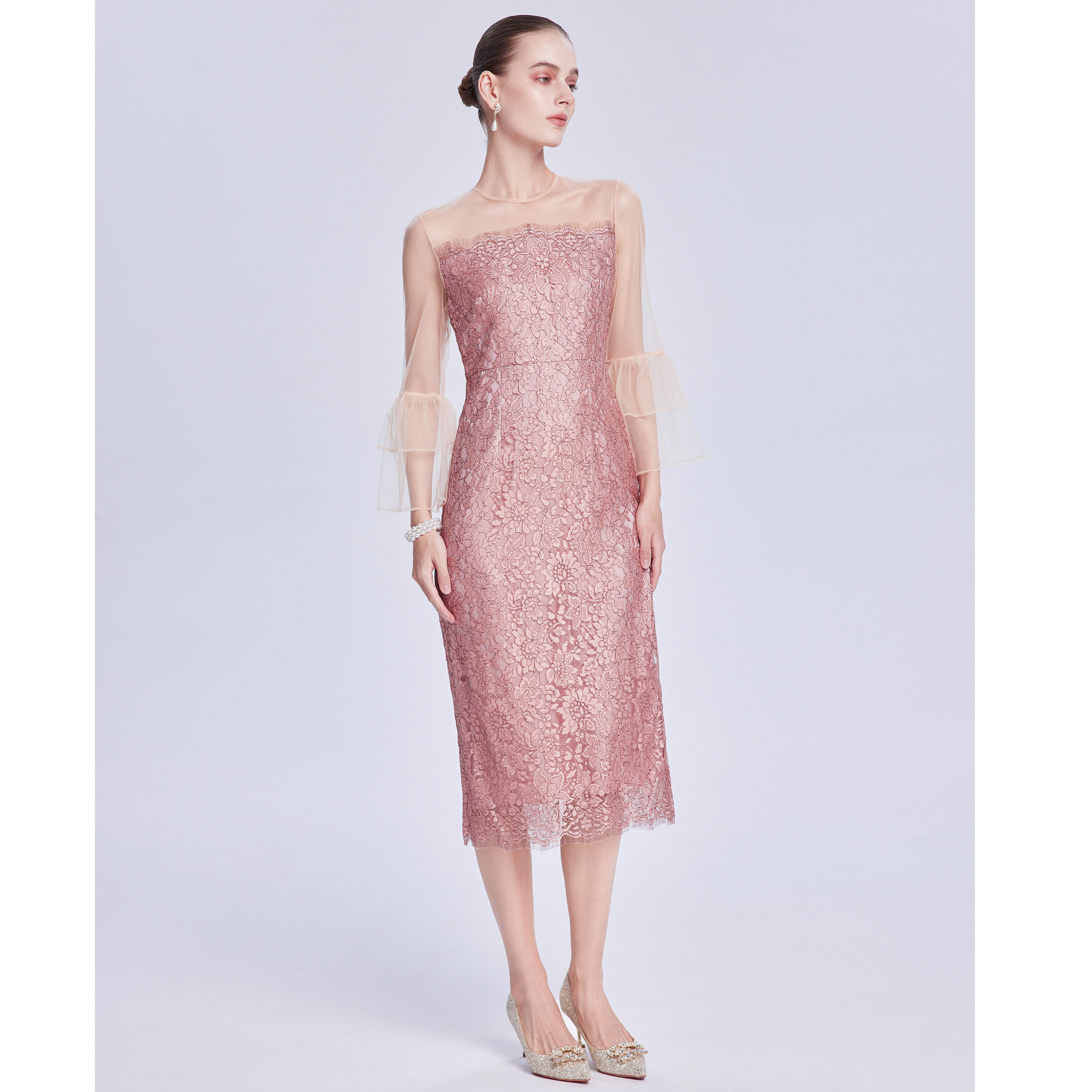 蕾丝粉色高定法国奢品名媛风