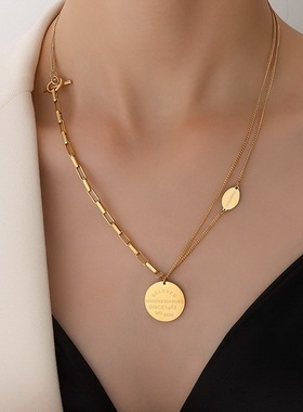 不掉色新款金色字母圆牌长款项链锁骨链小众轻T奢设计感女毛衣链