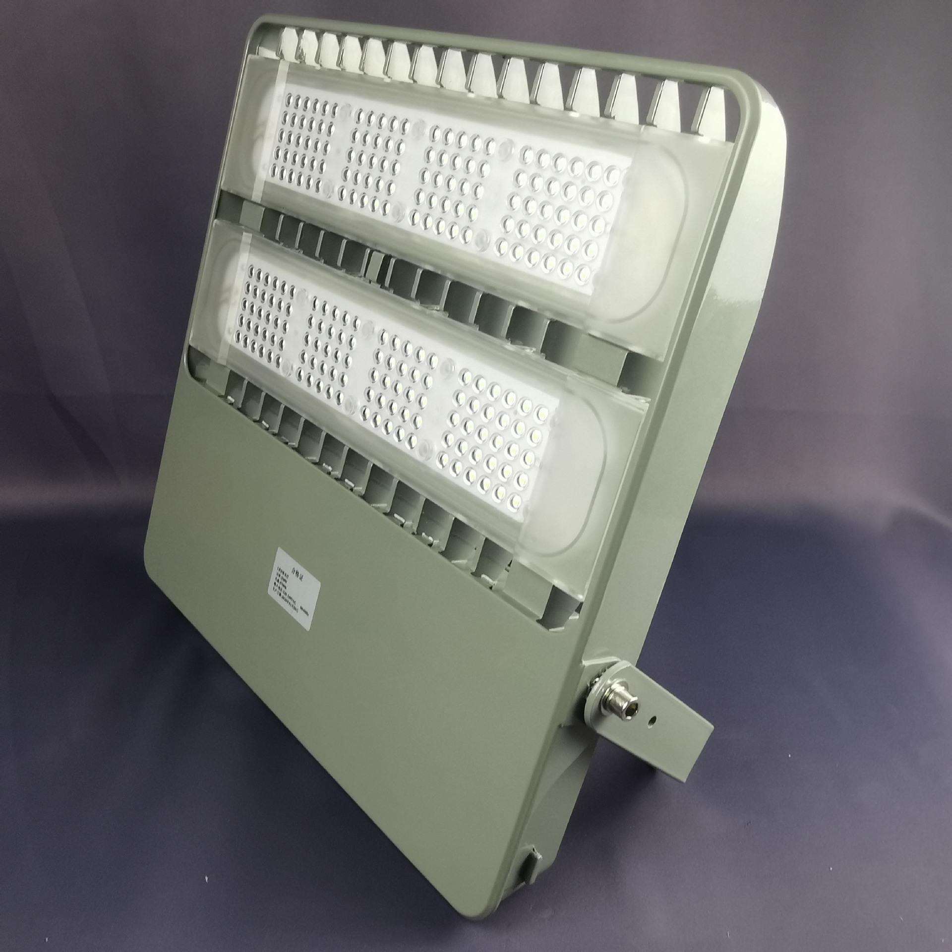 厂家直销高亮款足瓦中高档200w户外大功率LED投光灯