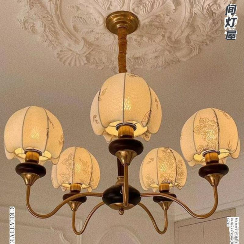 南洋风法式中古客厅吊灯布艺花纹卧室灯美式复古餐厅灯胡桃木灯具