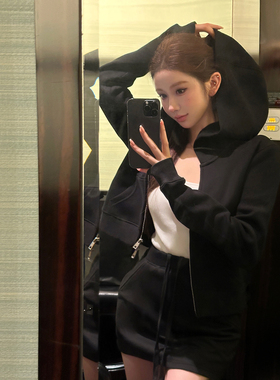 chicbyrr/【慵懒周末outfit】黑色休闲连帽卫衣外套