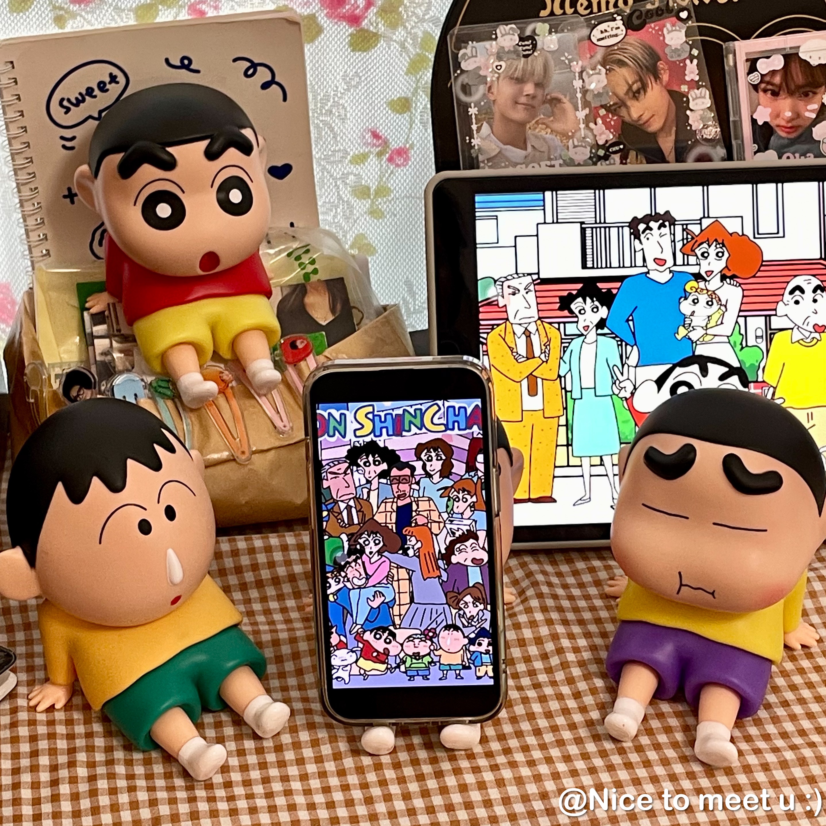 可爱小新手机支架懒人卡通搪胶手机座动漫手办桌面摆件潮玩送礼模型礼物