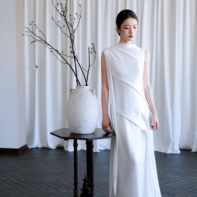 法式高级感简约大气素雅白色新中式订婚结婚轻婚纱晨袍礼服敬酒服
