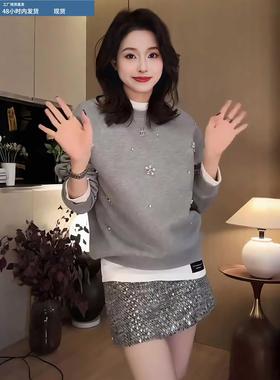 灰色重工钉珠圆领短款卫衣女款春秋季2025新款时尚洋气长袖上衣女
