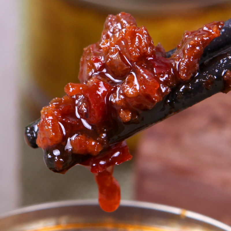 香辣猪肉酱牛肉酱调料下饭酱料酱肉帽子小锅米线面条调味酱拌饭酱