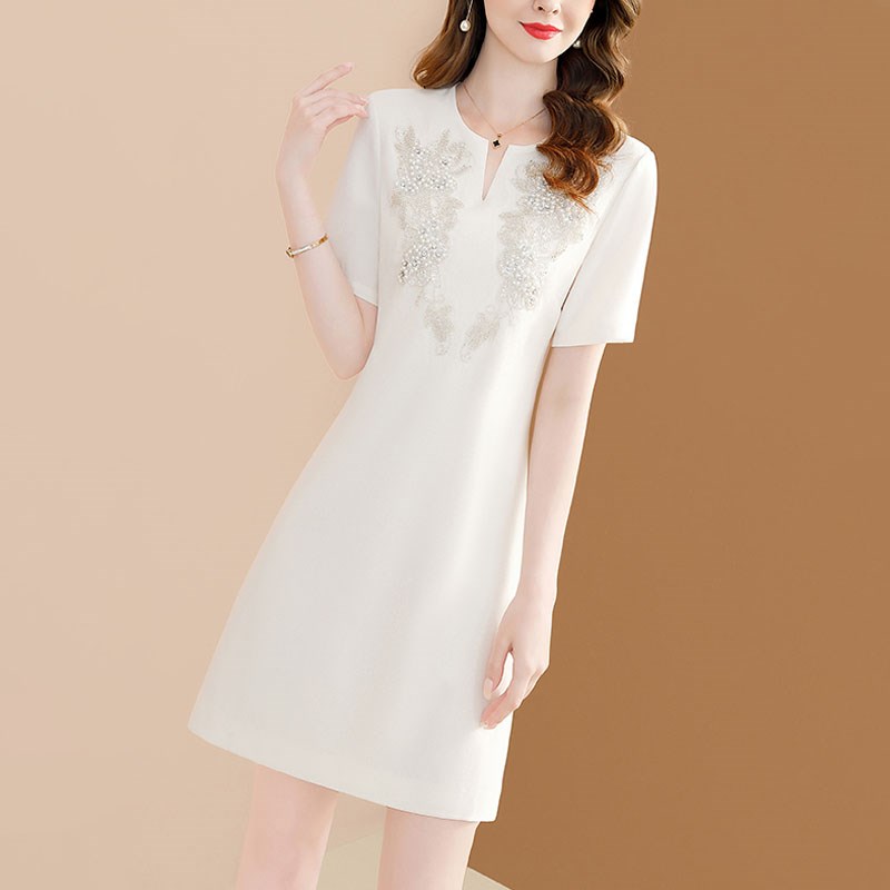 时尚白色高级感连衣裙女202z3夏季新款遮肚子减龄显瘦小个子裙子