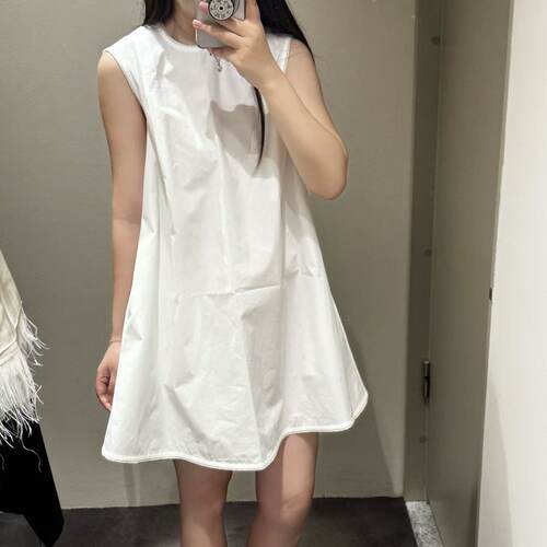 C家女装宽松版型A字连衣裙白色