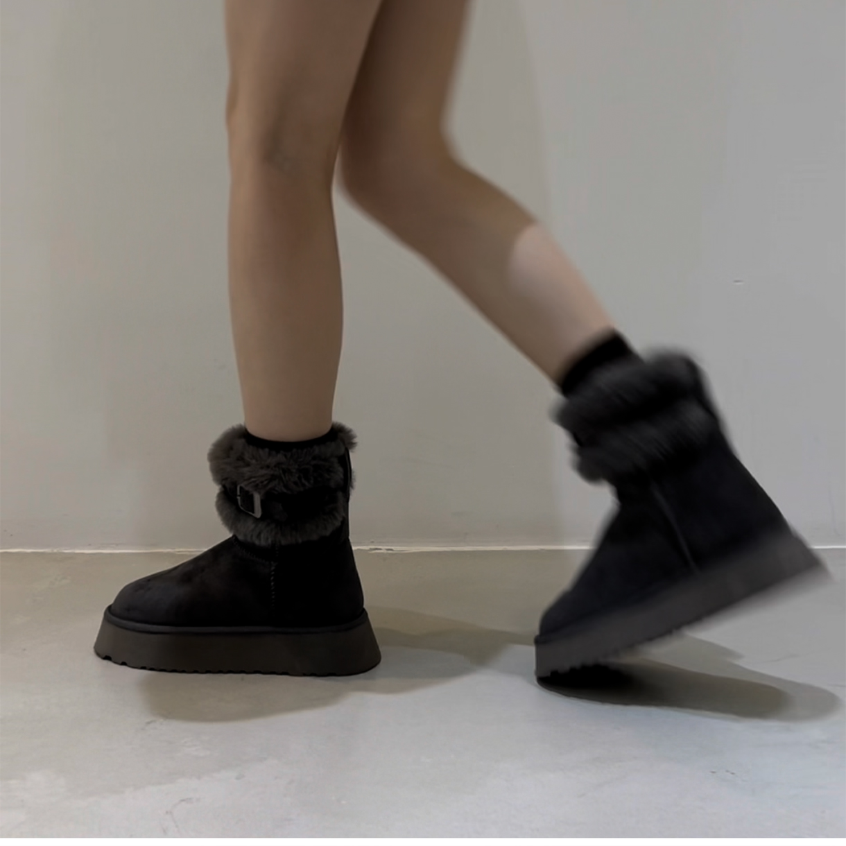 新款皮毛一体毛绒翻边厚底雪地靴女冬季加绒保暖毛毛短靴子女棉靴