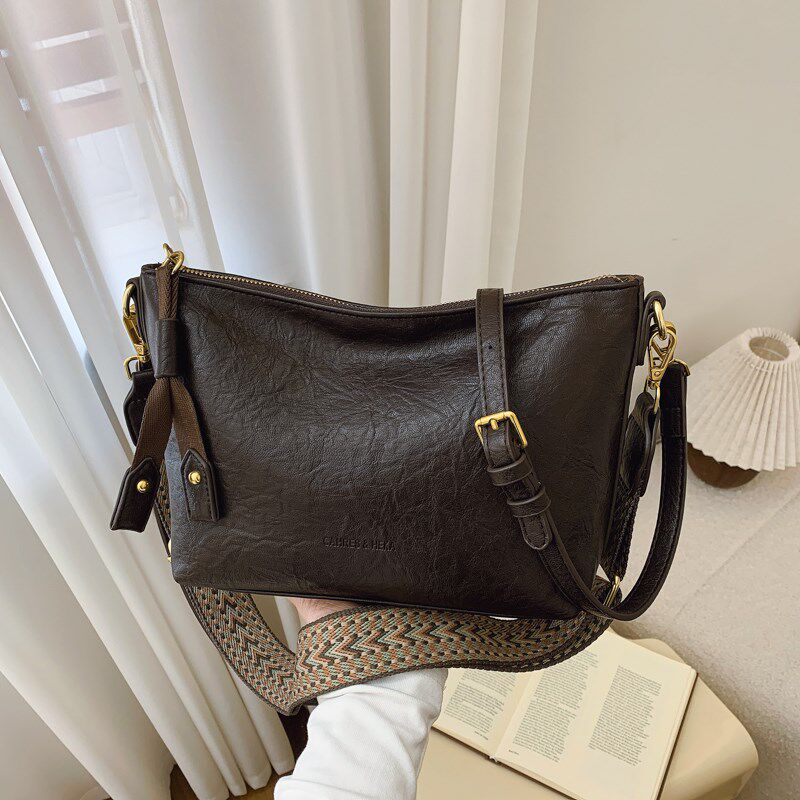 轻奢小众高级感包包女式2025新款春季复古托特小包百搭单肩斜挎包