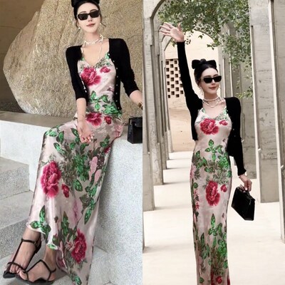 2024年女神范今年流行气质显瘦碎花复古绝美范收腰碎花开叉连衣裙