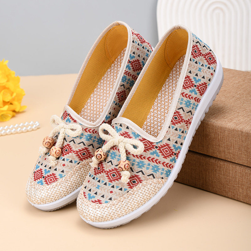 老北京布鞋女春秋休闲单鞋平底防滑绣花鞋一脚蹬女款软底妈妈女鞋