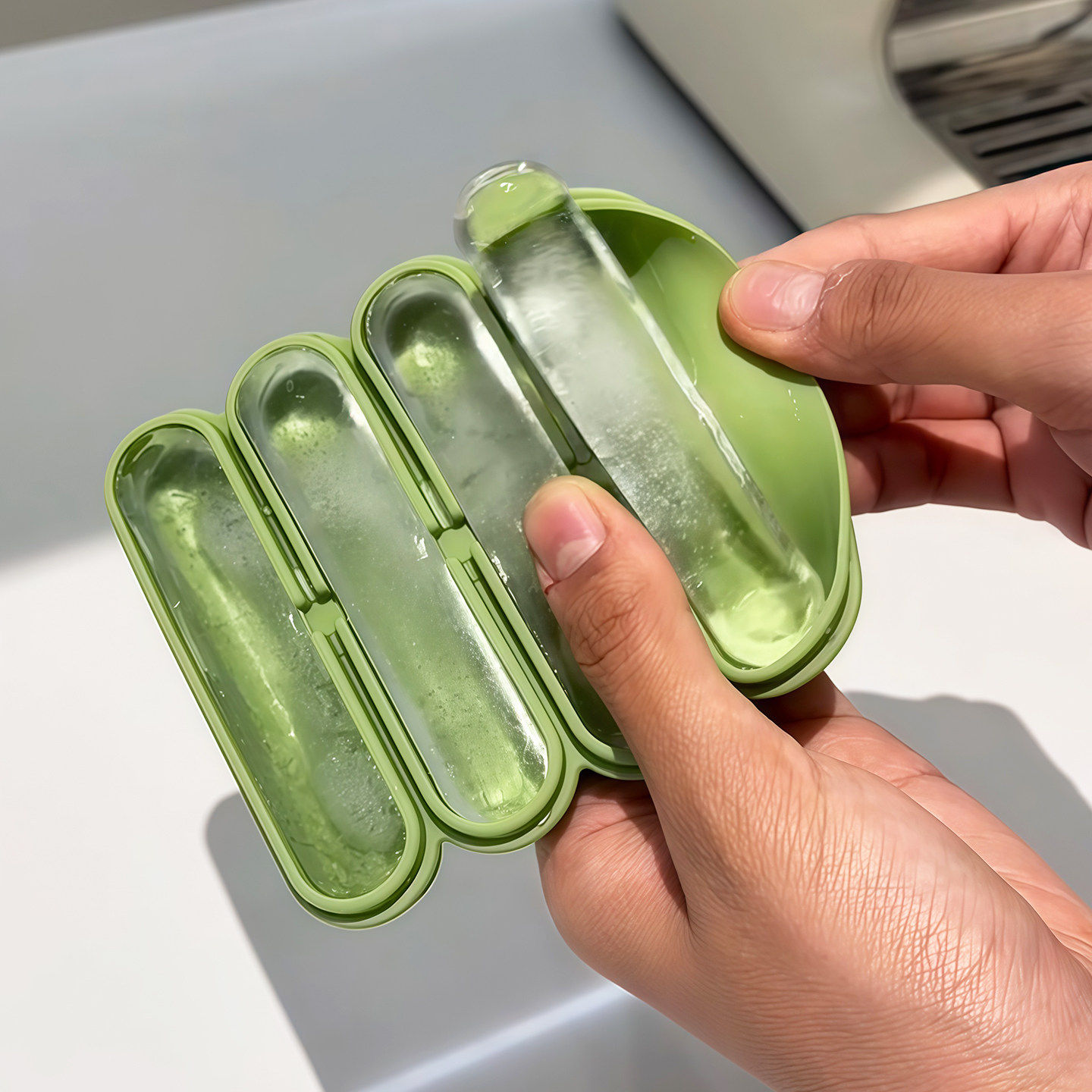 夏日硅胶制冰家用冰块冰格长条食品级模具自制盒易冷饮脱模威士忌