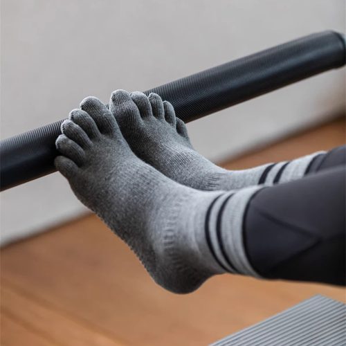 Sugaroff-中长筒 瑜伽普拉提袜子女防滑五指袜室内健身高筒袜