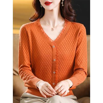 女士毛衣针织打底衫春装2025新款蕾丝V领中年妈妈宽松薄短款上衣