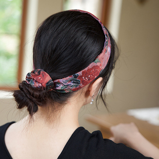 《暗红玫瑰》原创精致皱缎发带丝巾复古红色腔调法式小众束发带