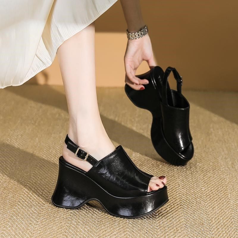 2025年夏季新款防水台松糕底厚底鱼嘴凉L鞋一字扣带黑色百搭高跟