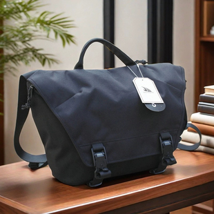 10升男女户外情侣大容量斜挎包骑行包单肩背包邮差包可以放电脑