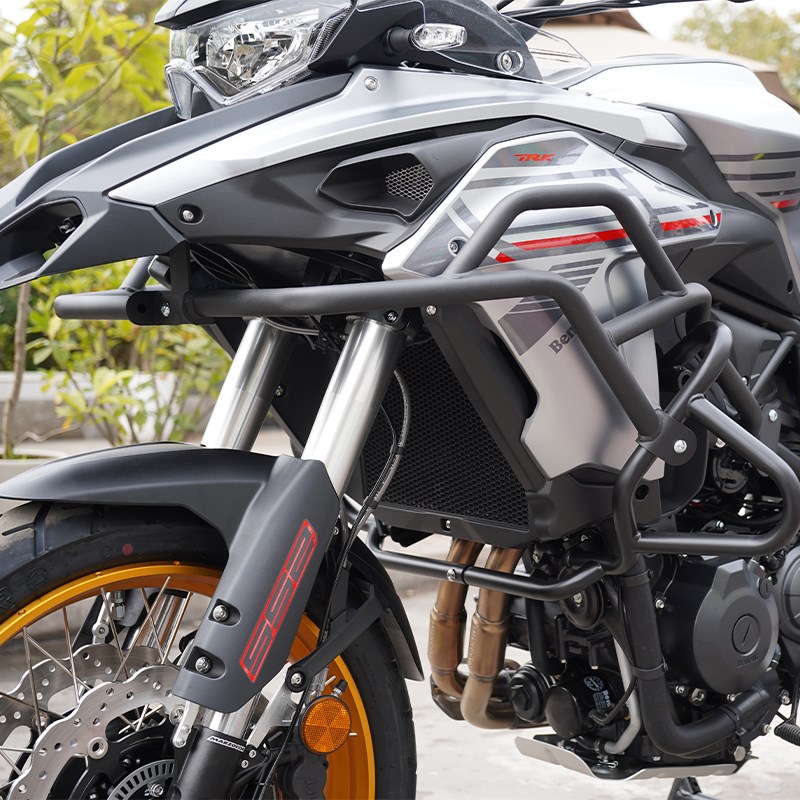 适用贝纳利TRK552X保险杠502X金鹏502上护杠全包围.防摔杠改装