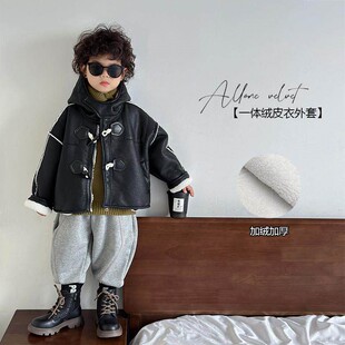 男童皮衣夹克外套加绒加厚新款儿童洋气连帽机车秋冬皮毛一体上衣