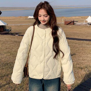 菱格轻薄羽绒服女短款2025冬季新款小个子圆领米白色95白鸭绒外套