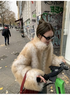 莫希『山猫纹』易梦玲环保皮草狐狸毛毛外套利落小立领短款外套冬