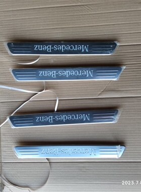 奔驰威霆V260脚踏板灯LED灯新威霆z门槛条 V260LV250 V300迎宾踏
