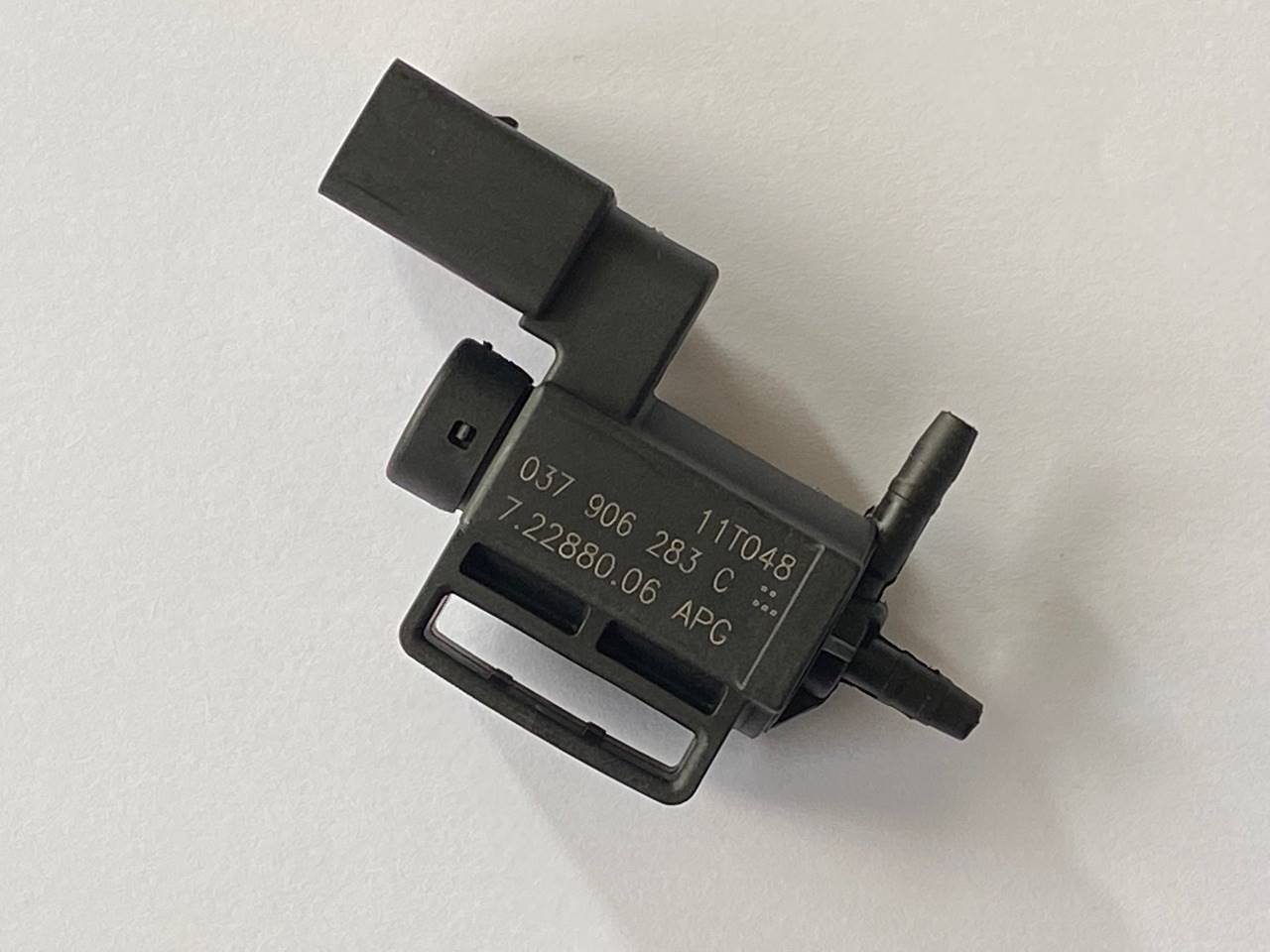 速腾、迈腾、途观、CC、新宝来进气歧管电磁阀 037 906 283C