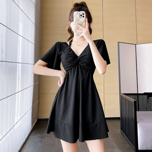 显瘦遮肚保守钢托连体泳衣女大码