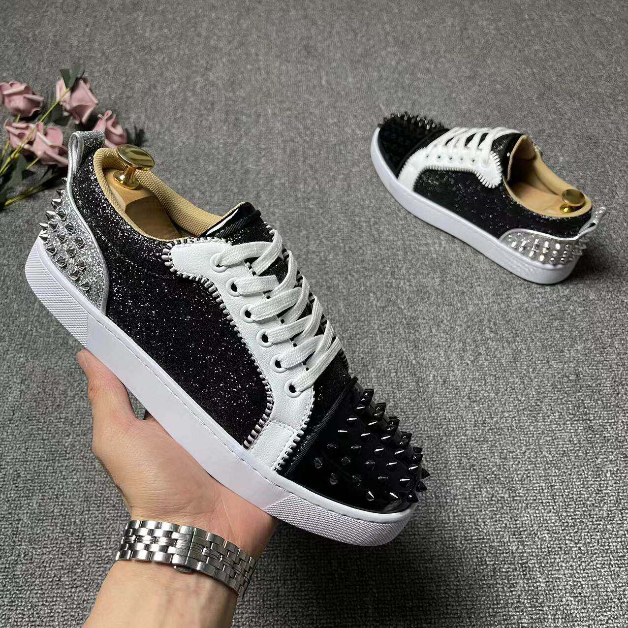 欧洲站LVАFGН驴家休闲板鞋男士2026夏cla红底铆钉平底板鞋男鞋