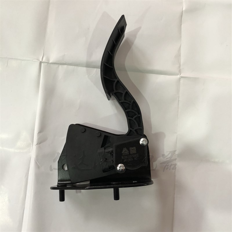 适用于重汽豪沃T7H A7曼德卡电子油B门踏板加速传感器WG992557000