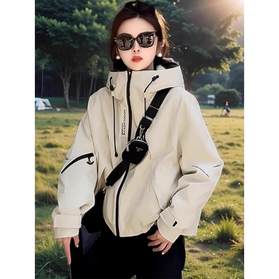 英玳2024新款韩版宽松连帽冲锋衣