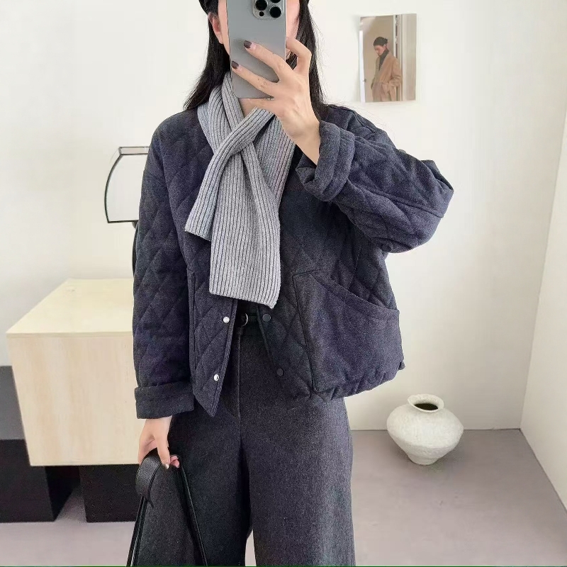 韩系菱格简约配围巾棉衣短外套女
