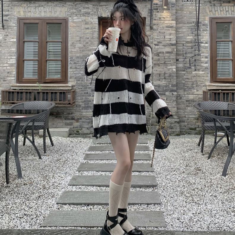 破洞季宽松上衣女秋不规则慵懒风毛衣小众中长款条纹针织衫设计感