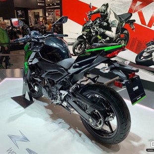 适用川崎摩c托车z400ninja改装 油箱贴防滑贴鱼骨车身贴膜