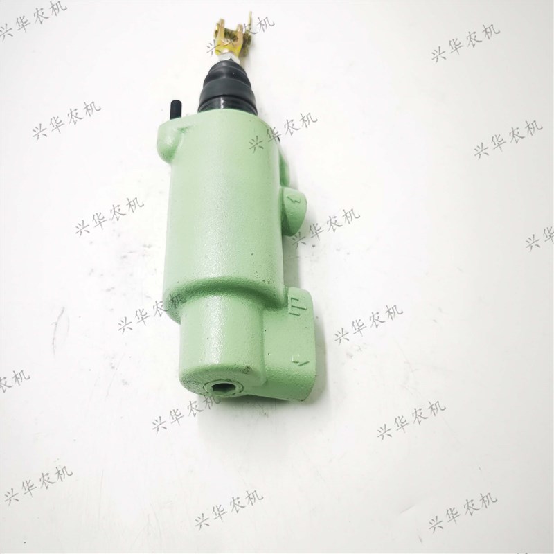 福田雷沃欧豹TG1204-2204拖D拉机离合器助力泵总成离合器助力总泵