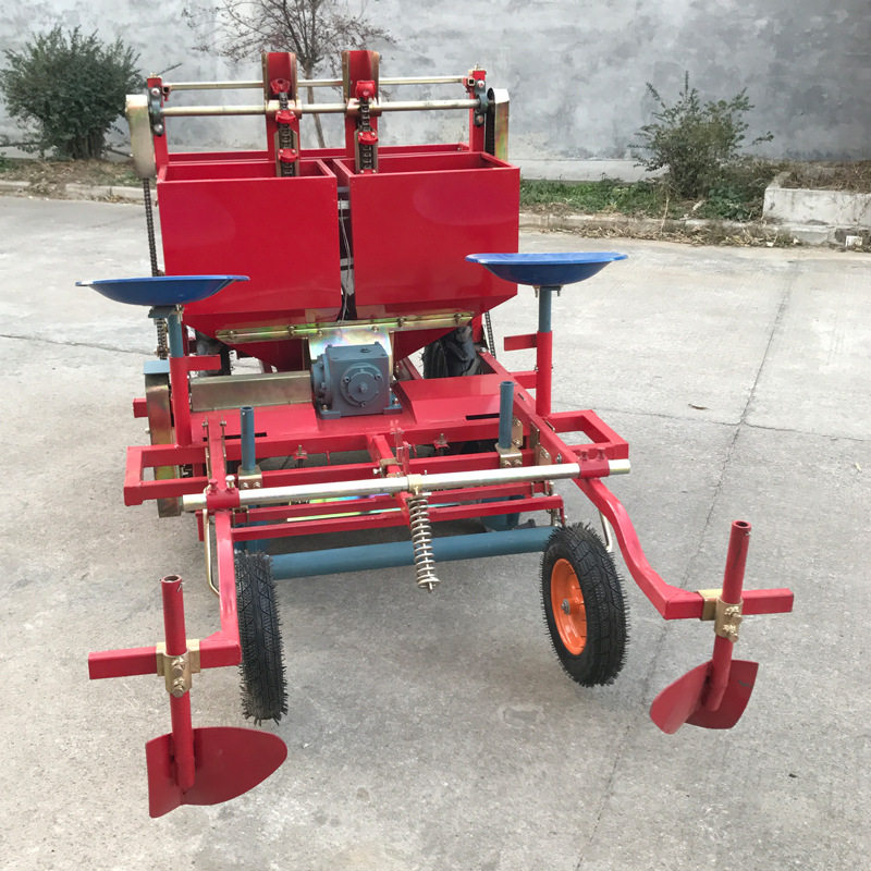 全自动马铃薯洋芋种植机械 手扶车带土豆播种机 小型土豆播种机