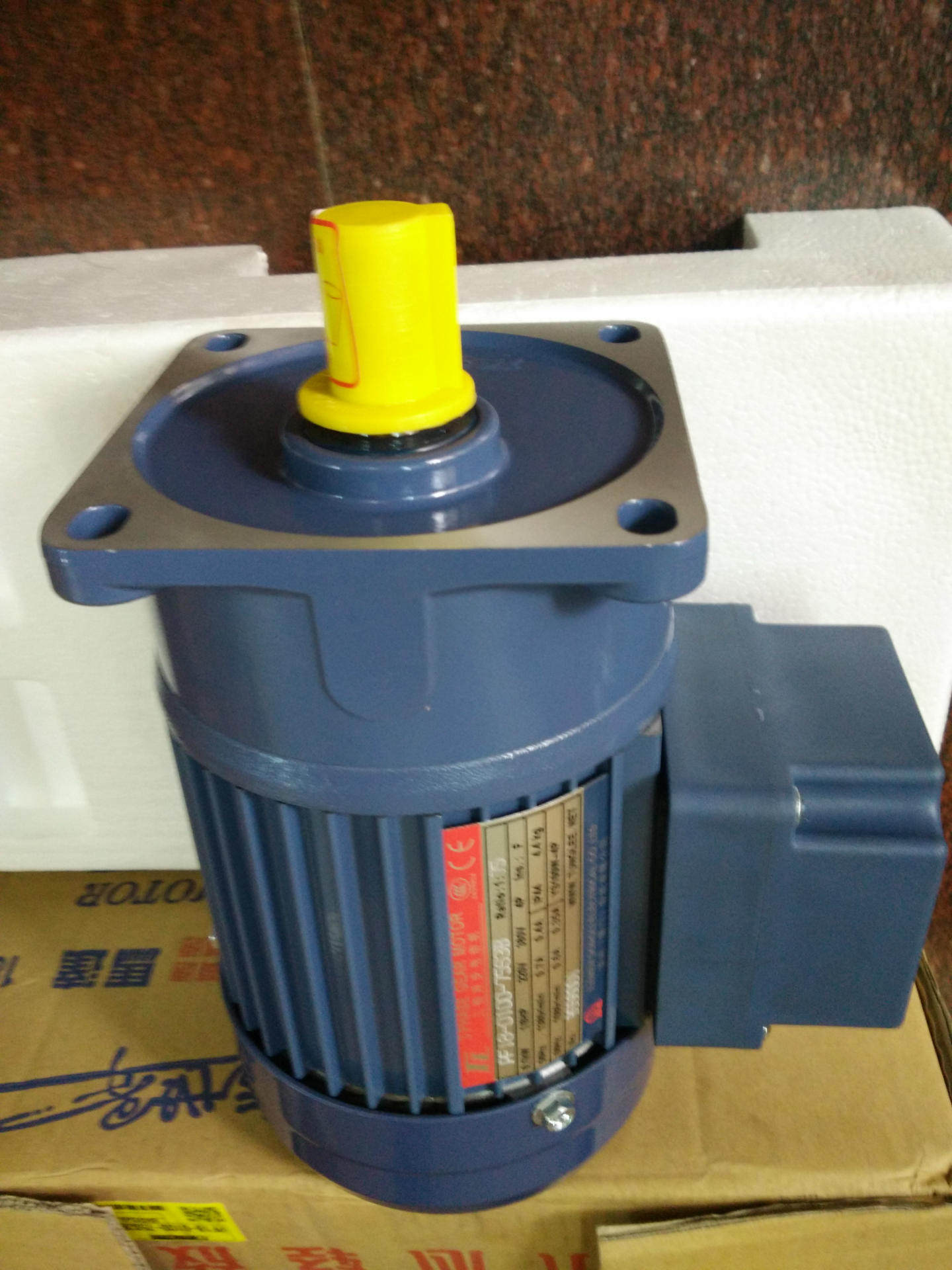 台湾东力电机PF28-0200-165S3厦门东历电机YS200W-4P减速电机直销