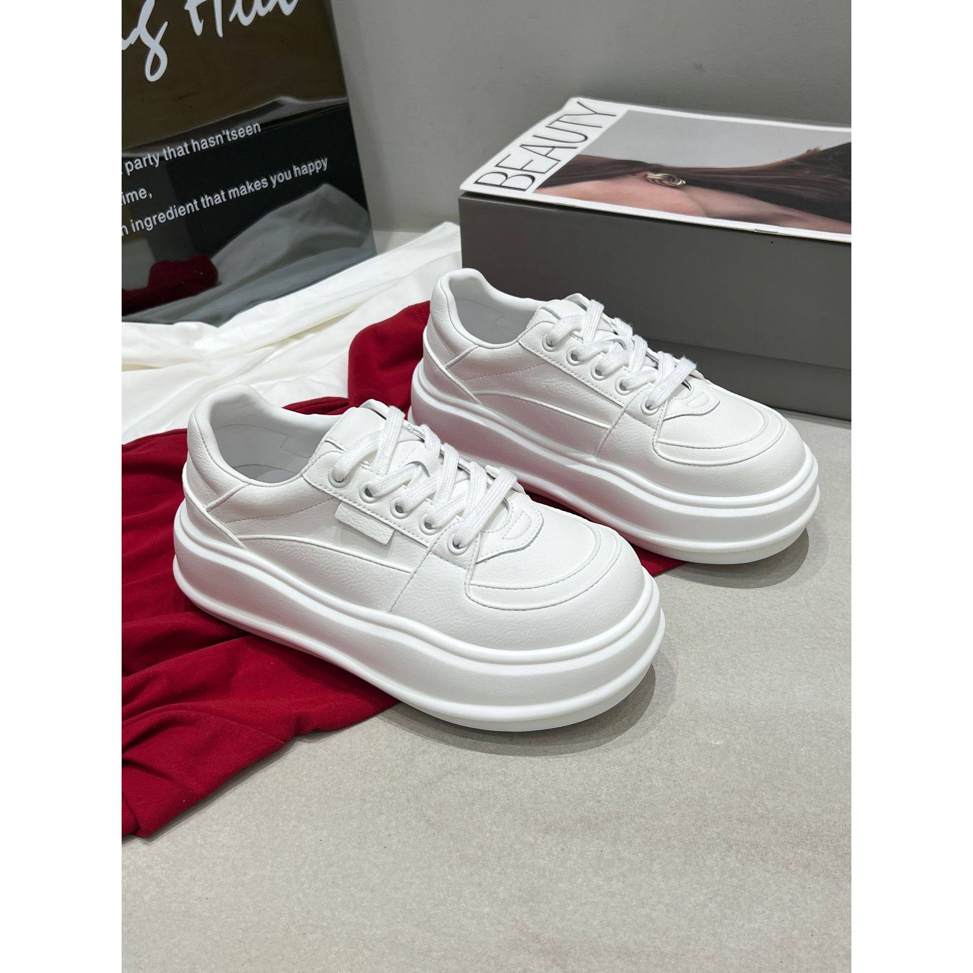 超轻发泡厚底小白鞋女2026年春季新款港风百搭小众板鞋运动潮增高,女鞋,时尚休闲鞋,淘宝优惠券,粉丝福利购,淘宝优惠卷