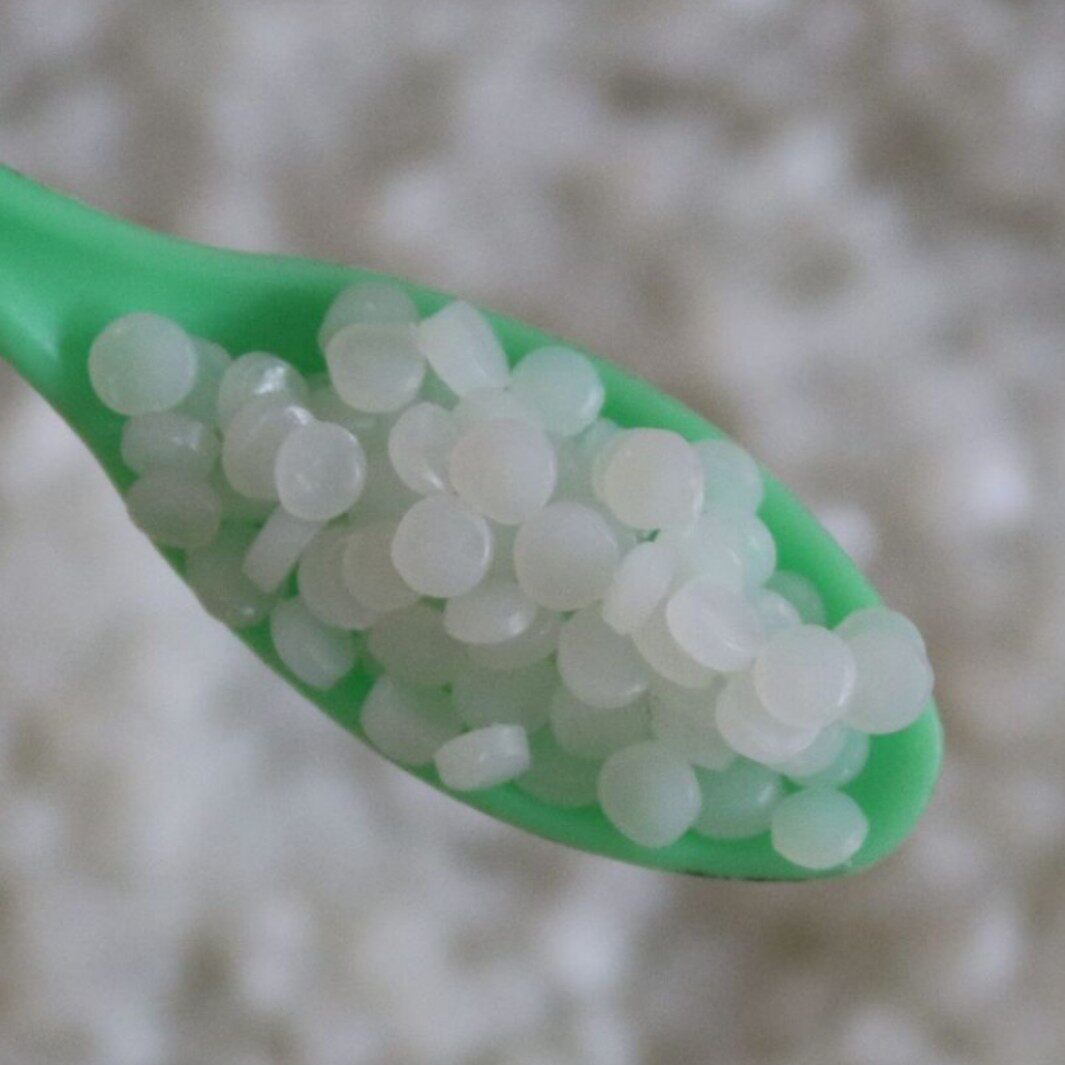 高硬度 透明HDPE再生颗粒 保色不掉色 户外长椅专用料 低碳足迹