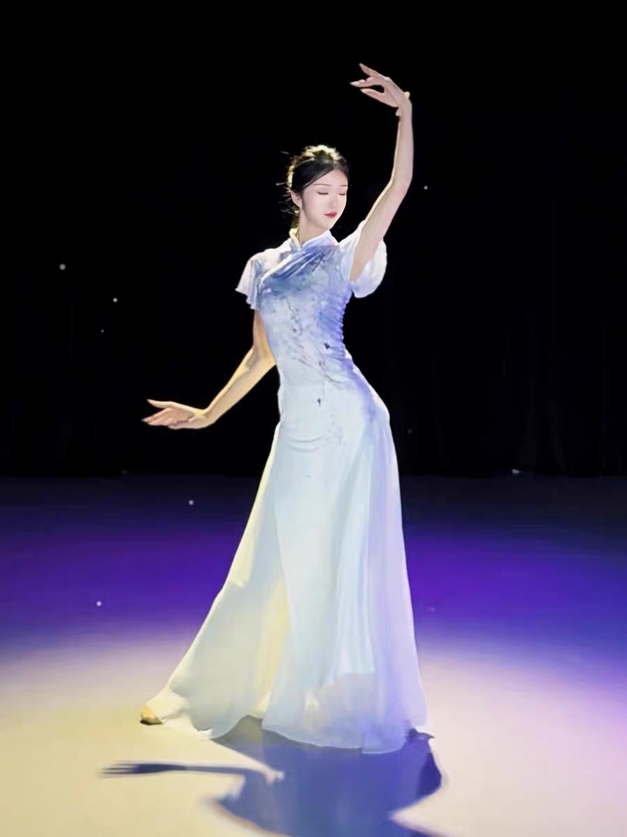 苏州慢舞蹈服装女人花那时雨演出民族服装/舞台装