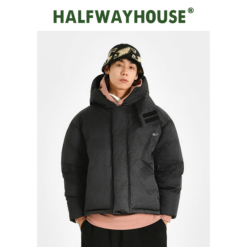 黑色连帽羽绒HalfwayHouse