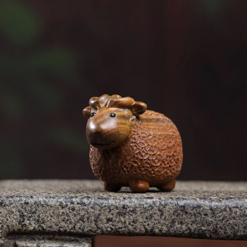 艺木仙居绿檀可爱小绵羊手把件木雕金钱羊十二生肖小羊文玩工艺品