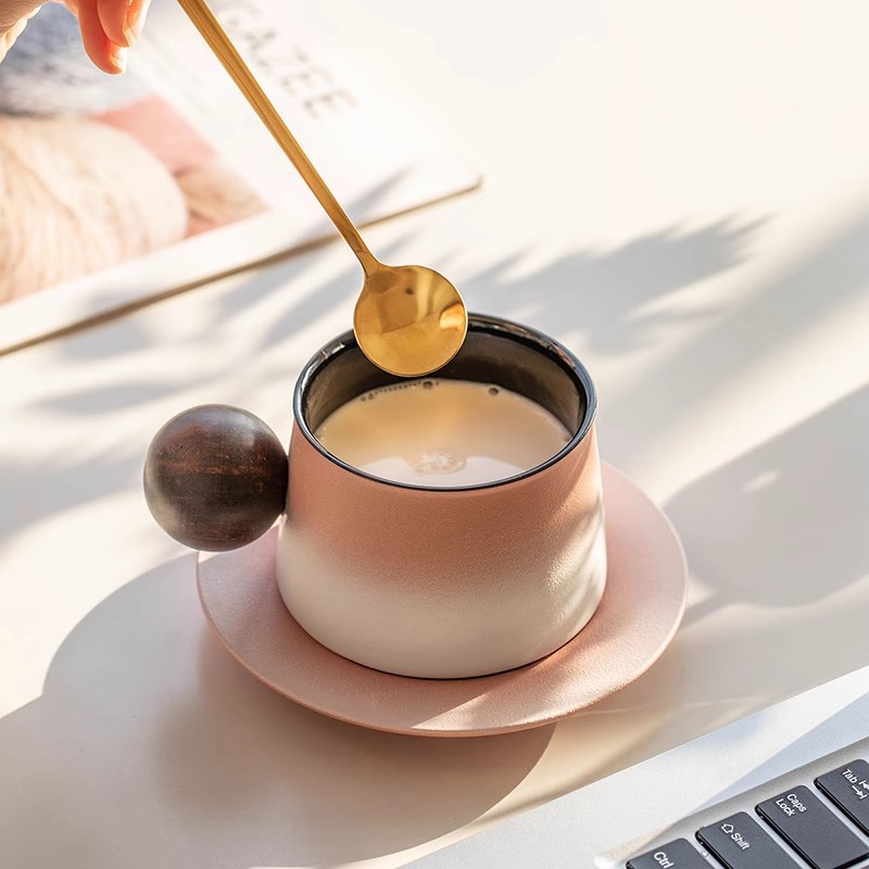 陶瓷渐变咖啡杯创意个性潮流马克杯家用办公茶水分离杯带杯碟