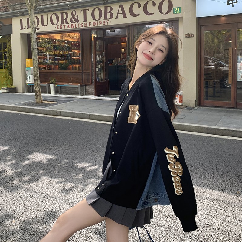 黑色字母棒球服外套女春秋2024新款高级感牛仔拼接港风Z复古上衣
